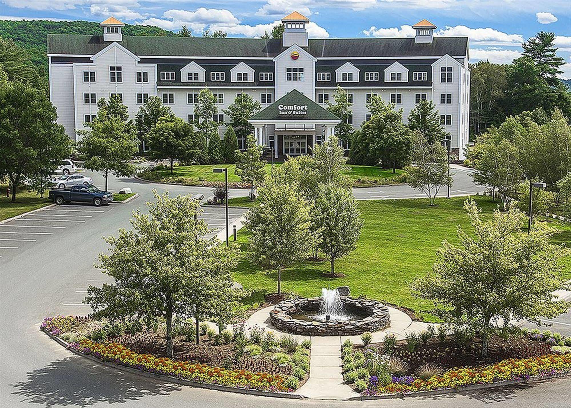 Comfort Inn & Suites Near Burke Mountain Saint Johnsbury Exteriér fotografie